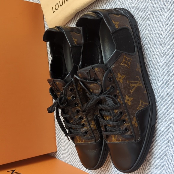 LOUIS VUITTON MONOGRAM SLALOM SNEAKERS - Picture 5 of 16